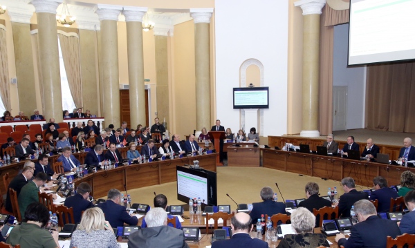 Председатель и заместитель председателя Контрольно-счетной палаты Липецкой области приняли участие в сессии Липецкого областного Совета депутатов